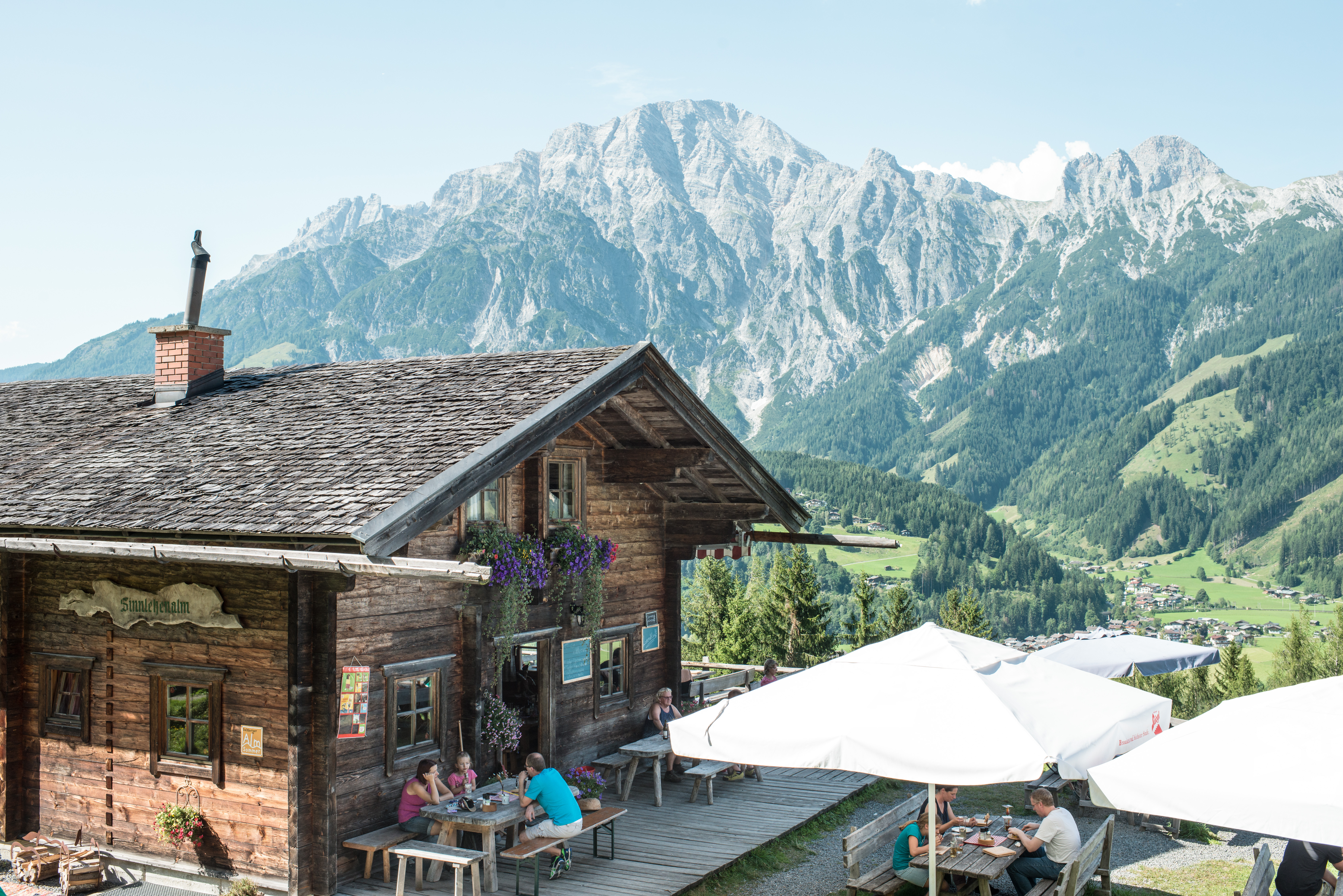 Urlaub-mit-Hund: Hotel Der Löwe Leogang - Haus | Umgebung