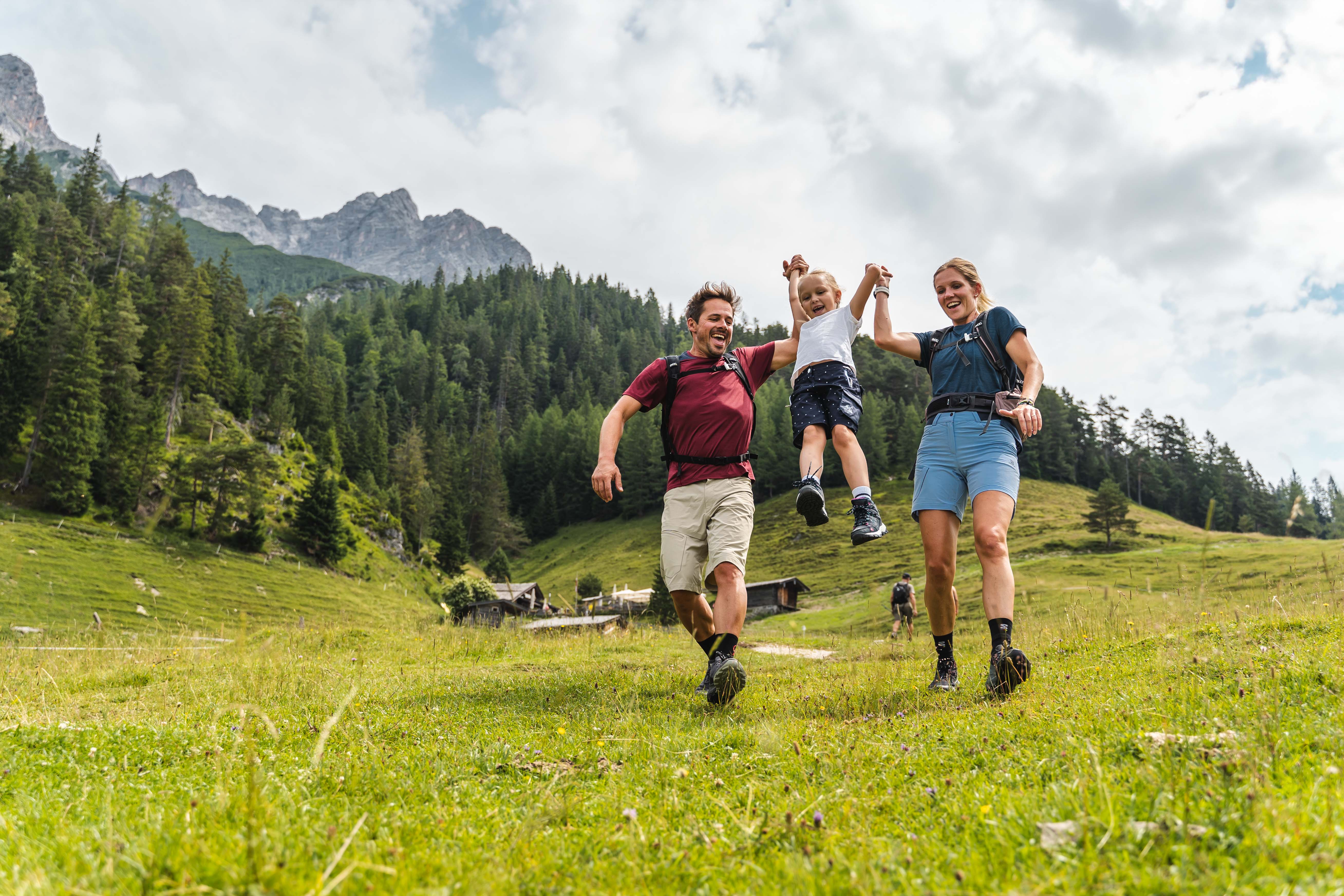 Urlaub-mit-Hund: Hotel Der Löwe Leogang - Haus | Umgebung