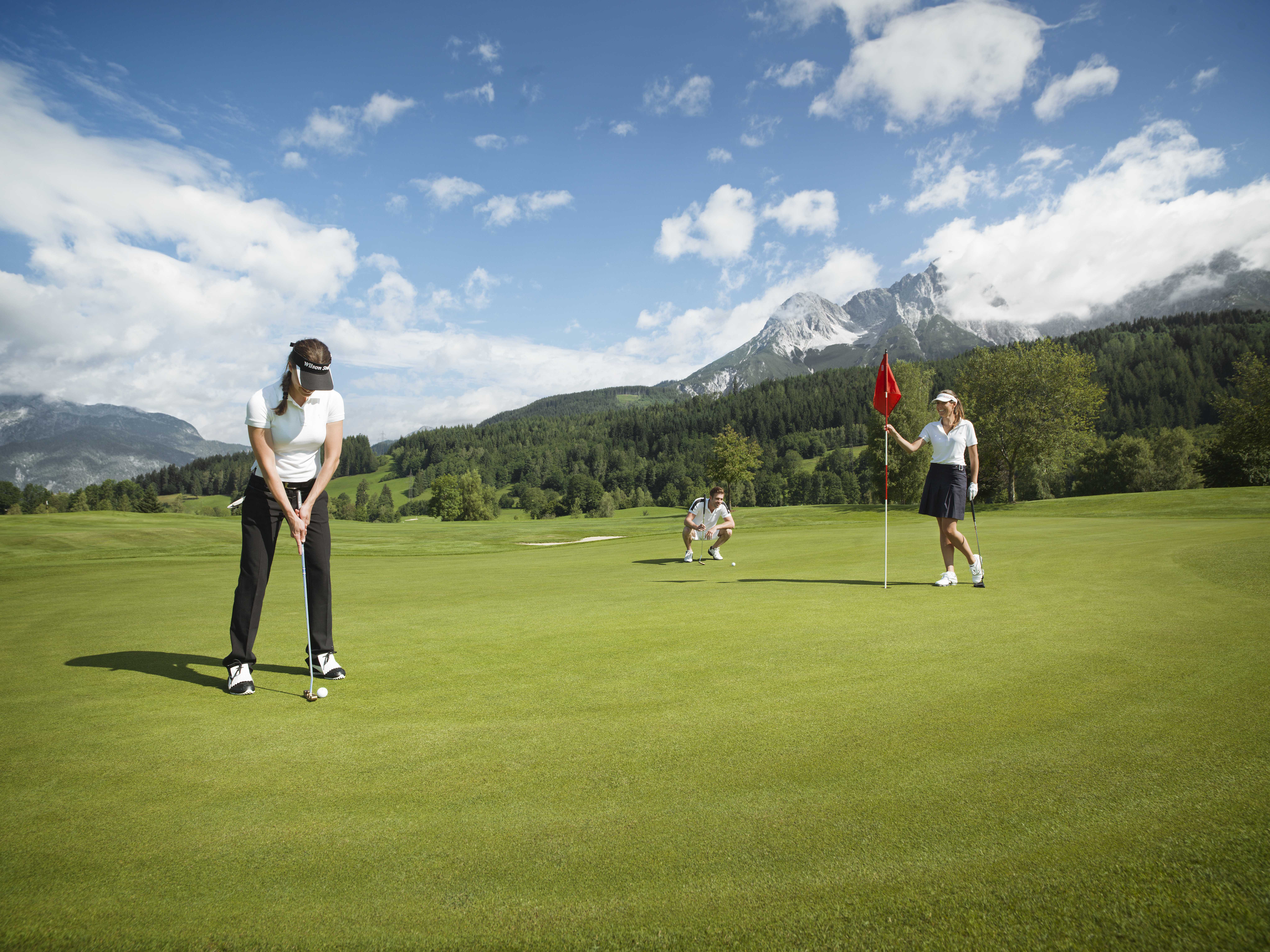 Urlaub-mit-Hund: Hotel Der Löwe Leogang - Haus | Umgebung