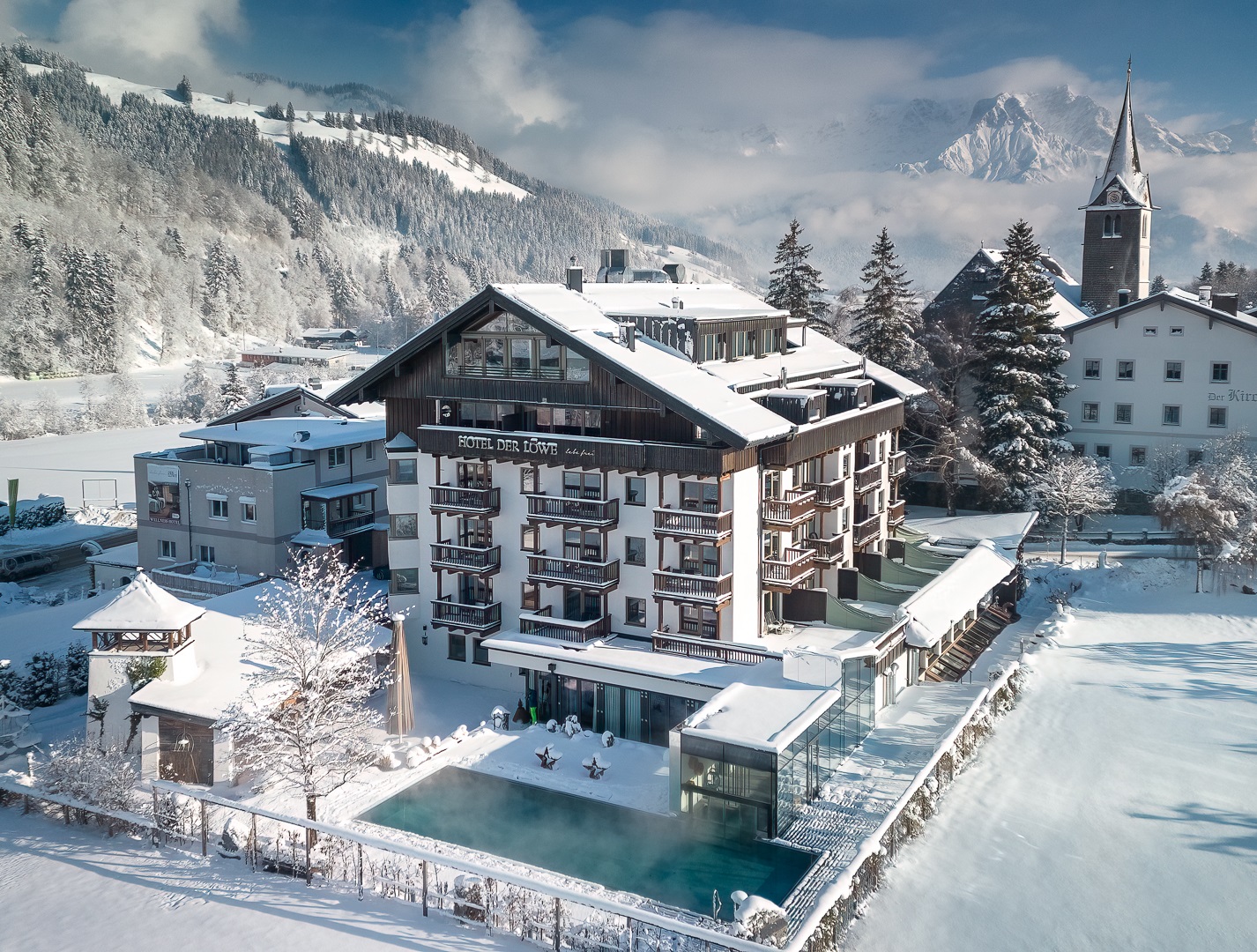 Urlaub-mit-Hund: Hotel Der Löwe Leogang - Haus | Umgebung