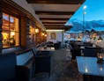 Urlaub-mit-Hund: Panoramaterrasse - Hotel Alpina Klosters