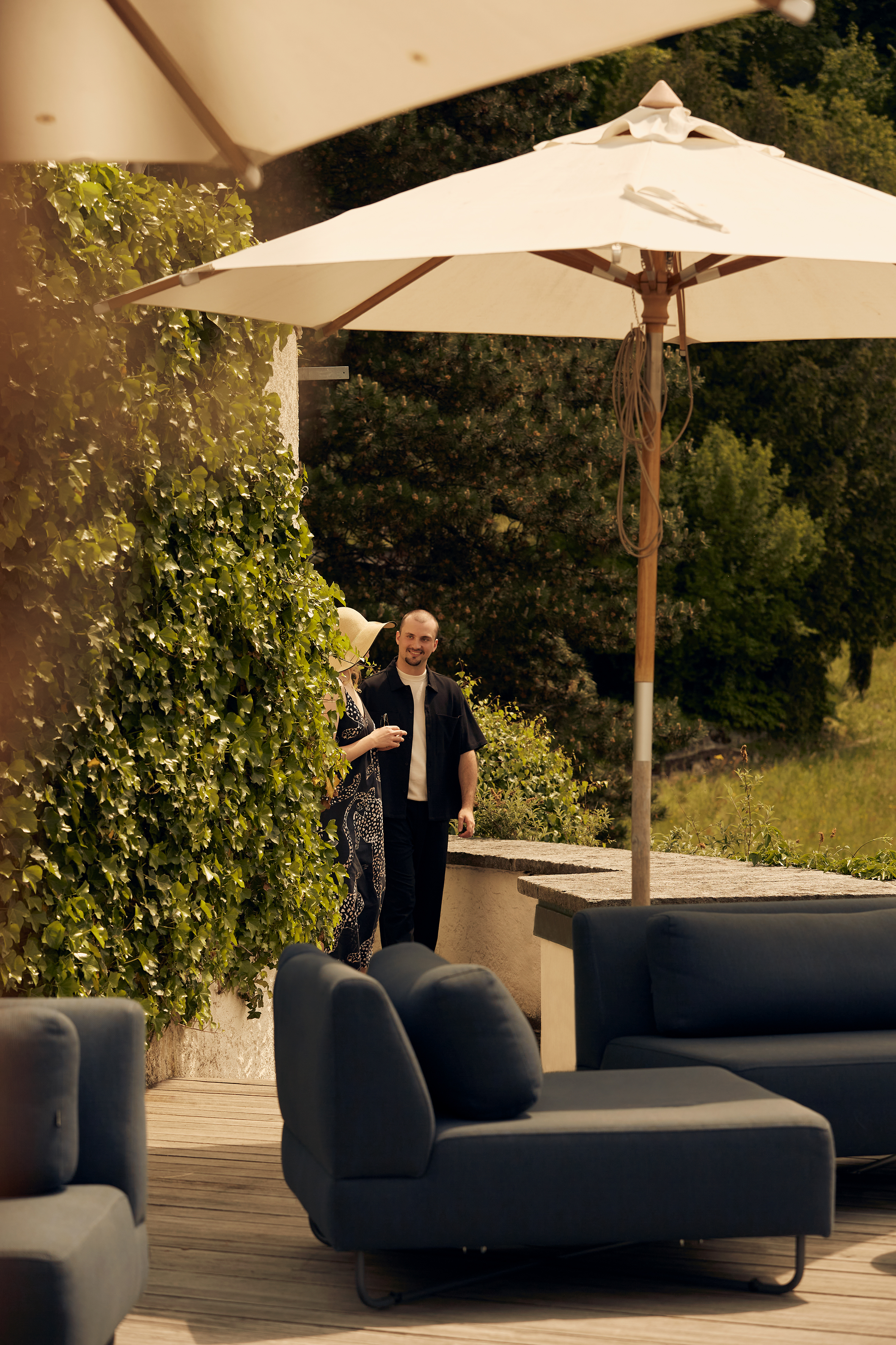 Hundehotel - barrierefrei - Schweiz - Loungeterrasse - See- und Seminarhotel FloraAlpina