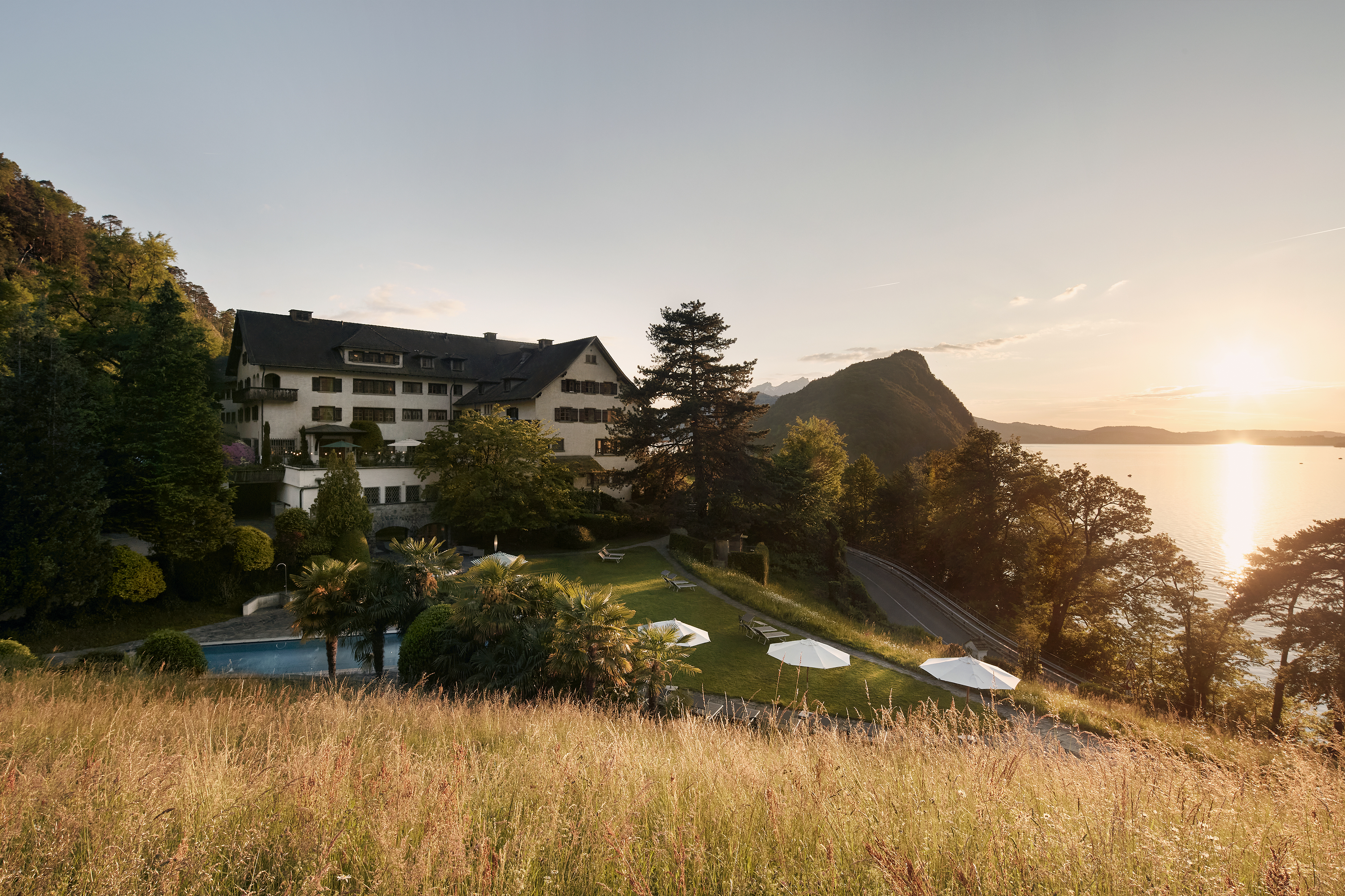 Hundehotel - barrierefrei - Schweiz - Hotel Aussenanlage - See- und Seminarhotel FloraAlpina