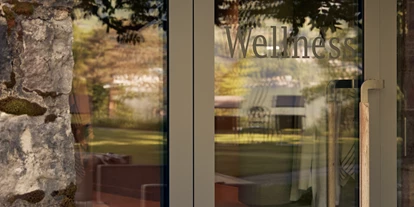 Hundehotel - Doggies: 3 Doggies - Wellnesseingang - See- und Seminarhotel FloraAlpina
