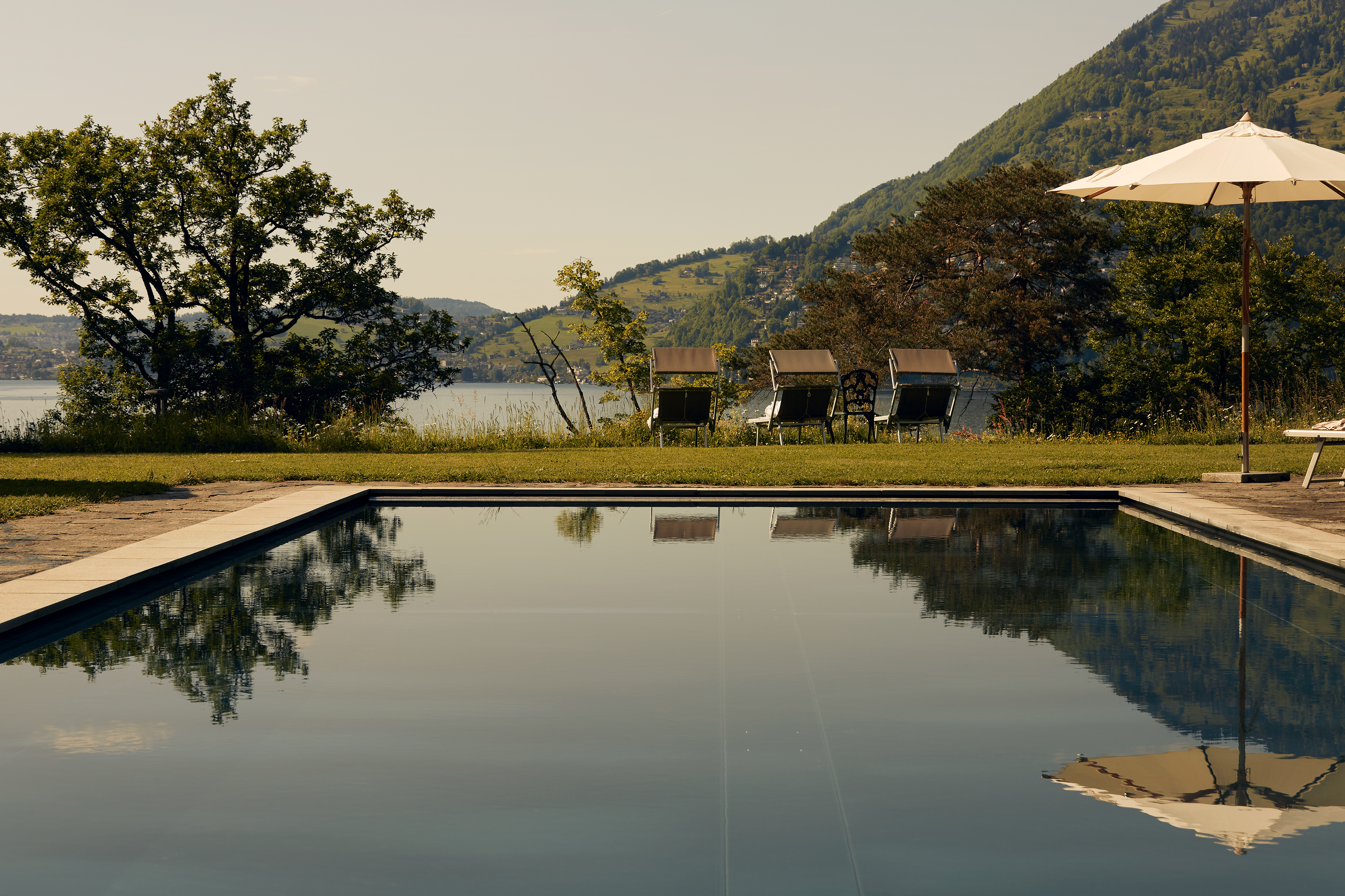 Urlaub-mit-Hund: Pool - See- und Seminarhotel FloraAlpina - Wasser | Wellness