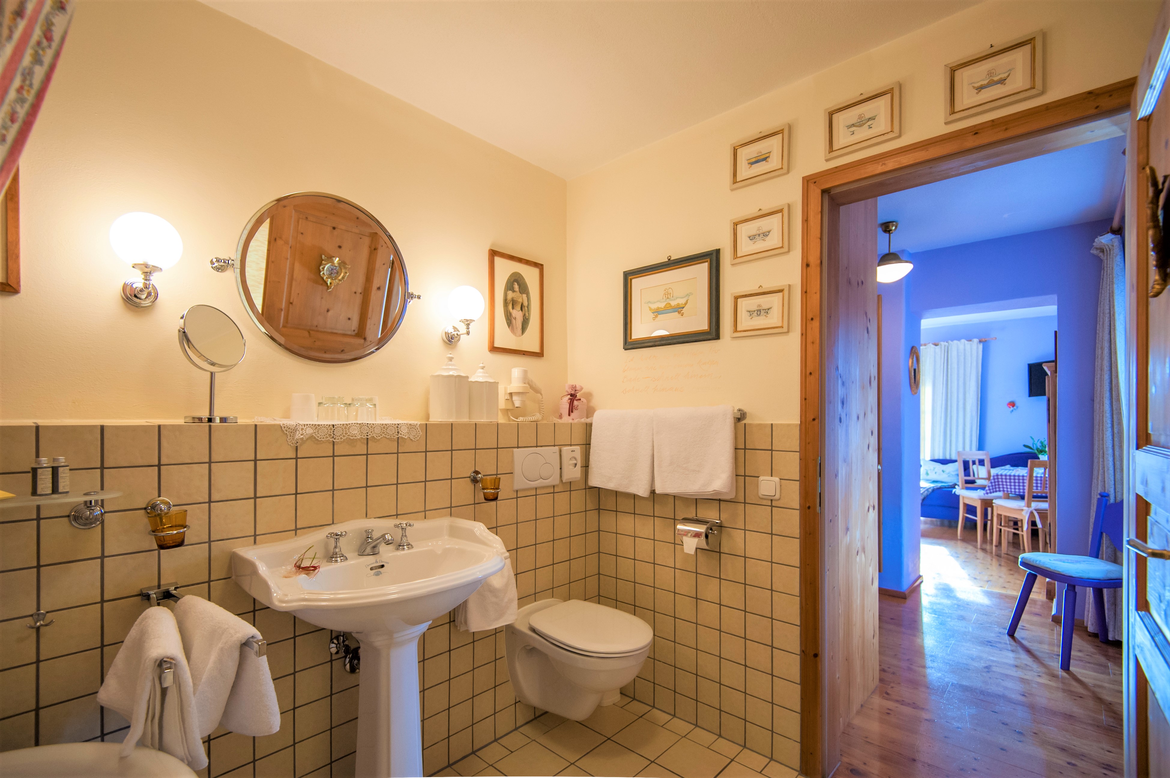 Urlaub-mit-Hund: Badezimmer im Appartment Harmonie - Hannas Alpengruss