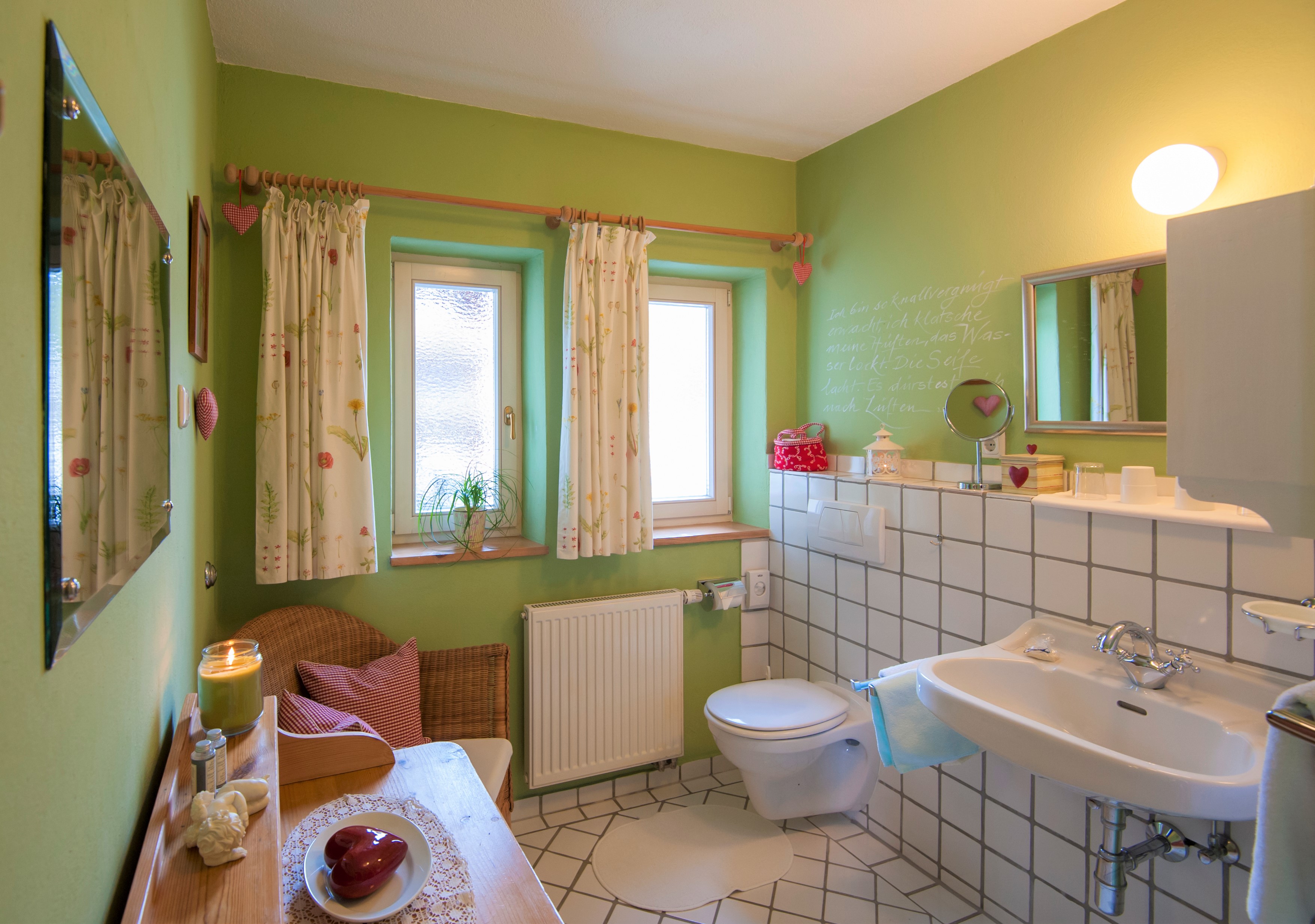 Urlaub-mit-Hund: Badezimmer Garten Eden Apartment - Hannas Alpengruss