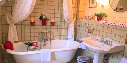 Hundehotel - Klassifizierung: 3 Sterne - Olympiaregion Seefeld - Badezimmer im App. Harmonie - Haus Alpengruss