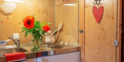 Hundehotel - Klassifizierung: 3 Sterne - Olympiaregion Seefeld - kleine Küchenzeile - Haus Alpengruss