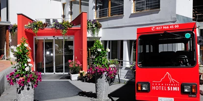 Hundehotel - PLZ 3920 (Schweiz) - Eingang Sommer - Hotel Simi