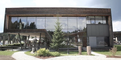 Hundehotel - Bad Leonfelden - INNs HOLZ Natur- & Vitalhotel****s Außenansicht Rezeption - INNs HOLZ Natur- & Vitalhotel****s
