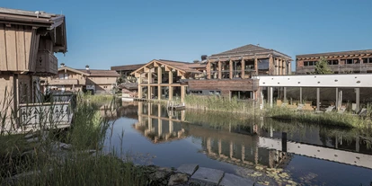 Hundehotel - Bad Leonfelden - INNs HOLZ Natur- & Vitalhotel****s Blick auf Indoorpool und Wellnessbereich - INNs HOLZ Natur- & Vitalhotel****s