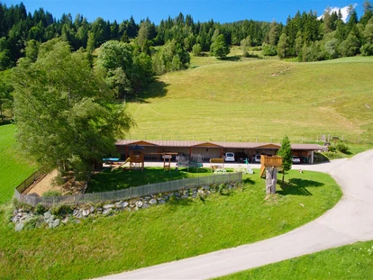 Hundehotel - Tauplitz - Unser Bergbauernhof bietet den Gästen eine Garage bei Ihren Urlaub am Irxnerhof. - Bergbauernhof Pension Irxner
