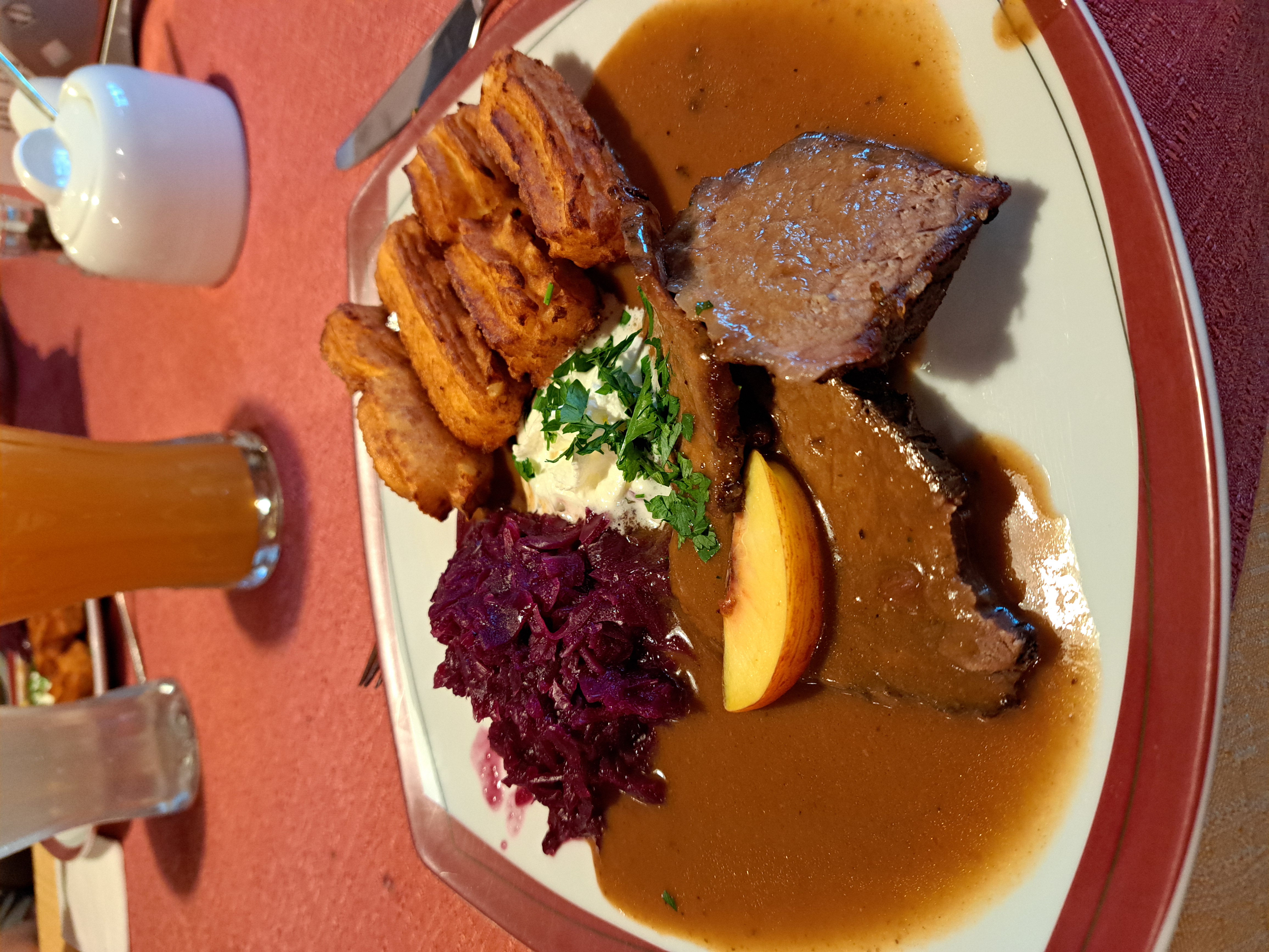 Urlaub-mit-Hund: Abendessen mit heimischen Zutaten - Bergbauernhof Pension Irxner