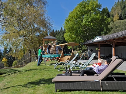 Hundehotel - Tauplitz - Kinderspielplatz am Bergbauernhof Irxner - Bergbauernhof Pension Irxner
