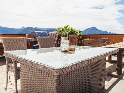 Hundehotel - Tauplitz - Terrasse am Irxnerhof, Ausblick in die Tauern - Bergbauernhof Pension Irxner