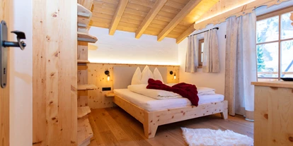 Hundehotel - in einer Ferienanlage/Wohnanlage - Großarl - Zirbenholzzimmer im Birnbaum Chalet Fulseck und Kreuzkogel - Birnbaum Chalets