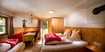 Hundehotel - in einer Ferienanlage/Wohnanlage - Großarl - Dreibettzimmer im Erdgeschoss vom Birnbaum Chalet Frauenkogel - Birnbaum Chalets