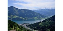Hundehotel - Pinzgau - Aussicht vom Hotel auf den Zeller See und die umliegenden Berge  - Berghotel Jaga Alm 