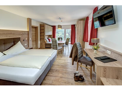 Hundehotel - Pools: Schwimmteich - Doppel-& Familienzimmer "Tauernblick" - Berghotel Jaga Alm