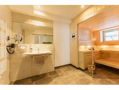 Hundehotel - Pools: Schwimmteich - Panoramasuite inkl. Sauna - Berghotel Jaga Alm