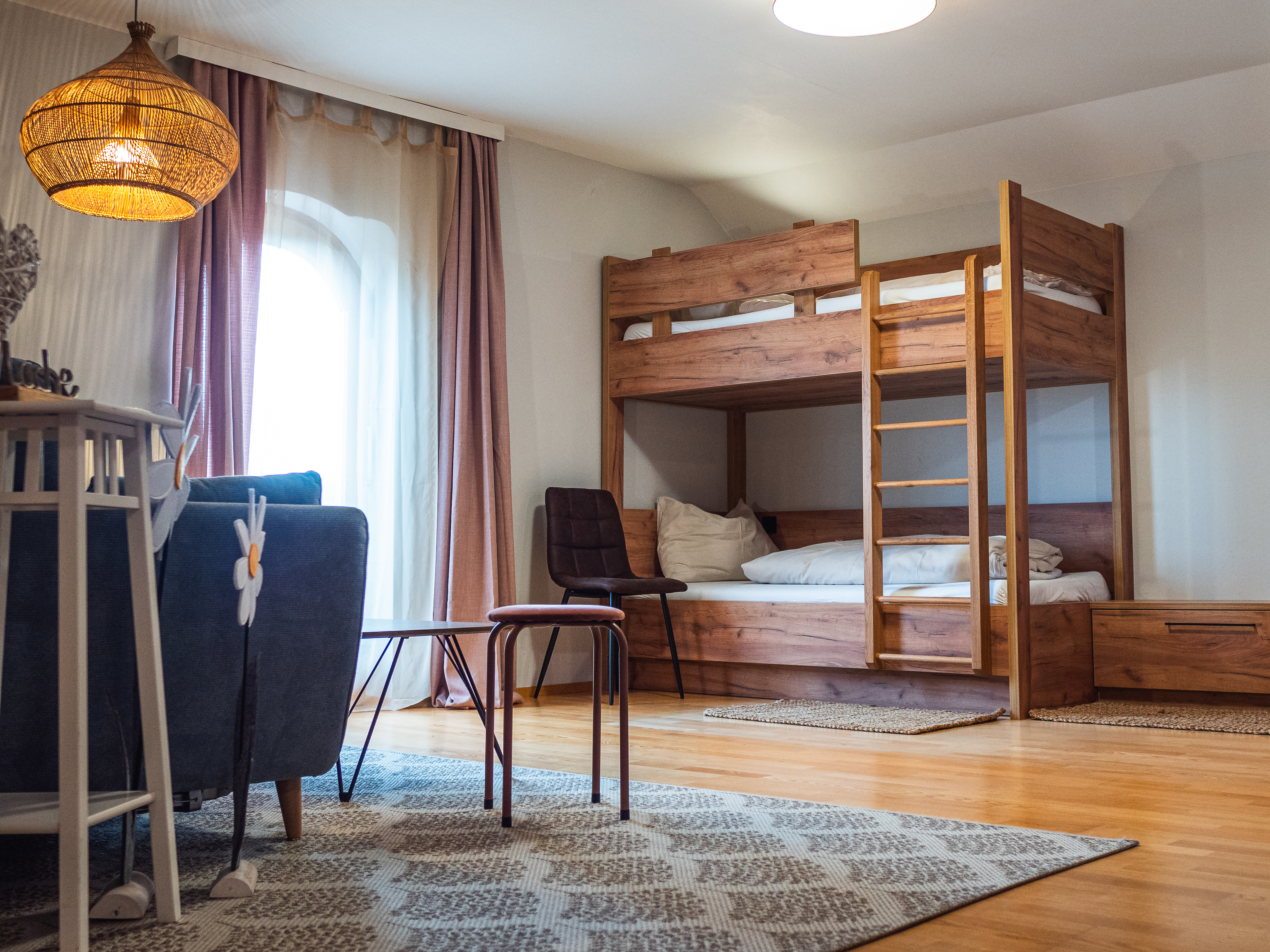 Urlaub-mit-Hund: Familienzimmer (Symbolfoto) - Hotel-Gasthof Am Riedl GmbH - Wohnen | Schlafen