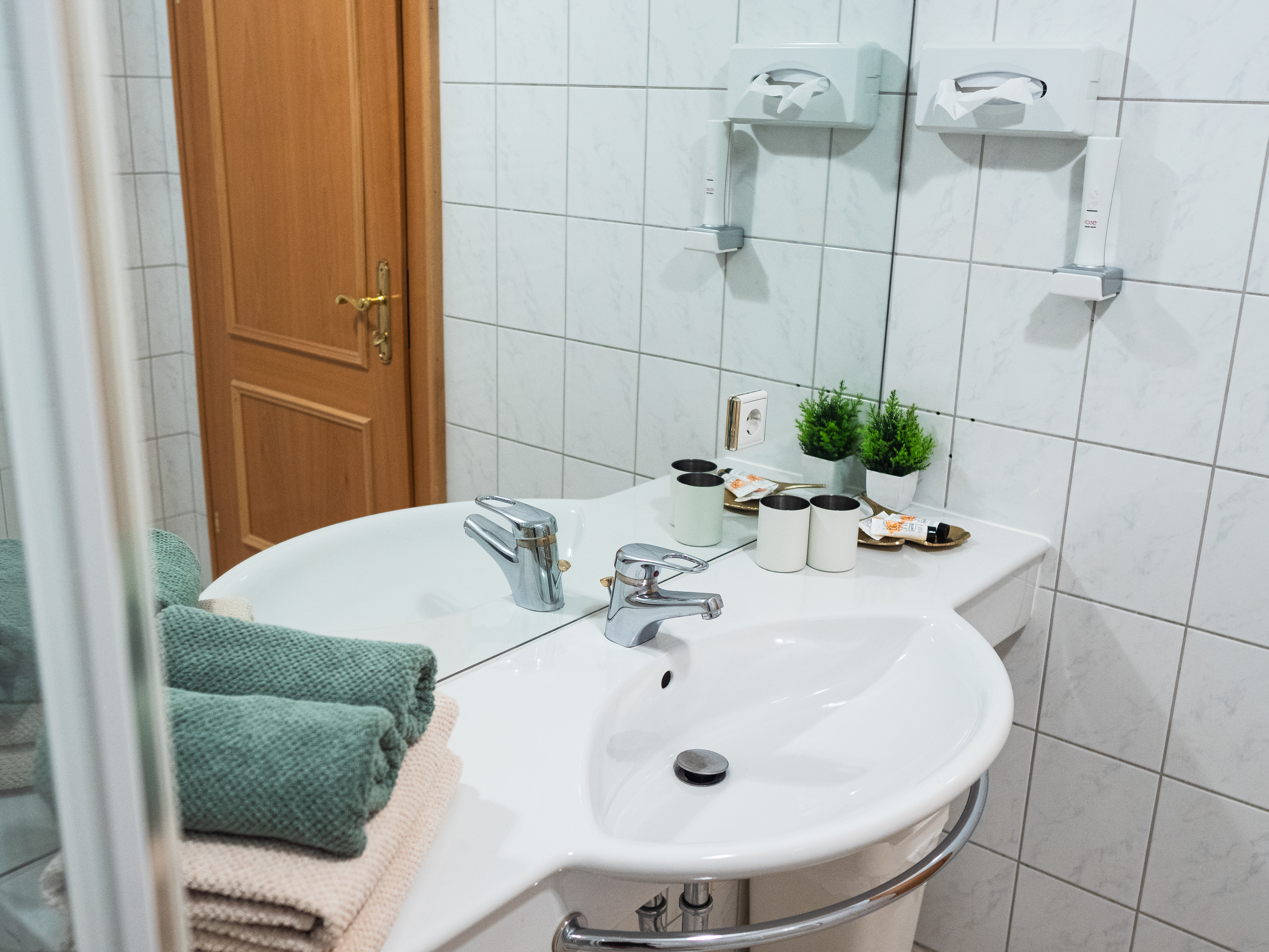 Urlaub-mit-Hund: Badezimmer (Symbolfoto) - Hotel-Gasthof Am Riedl GmbH - Wasser | Wellness
