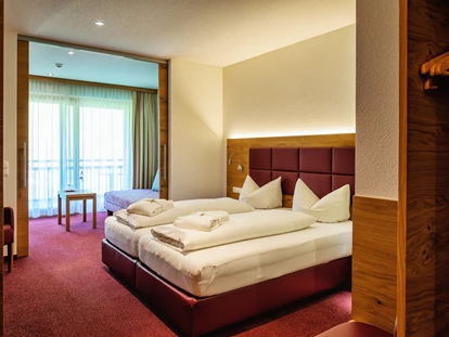 Hundehotel - Pools: Schwimmteich - Juniorsuite Deluxe  - Natur.Genuss.Hotel - Sonnasita