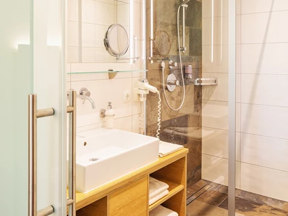 Hundehotel - Pools: Schwimmteich - Natur.Genuss.Hotel - Sonnasita