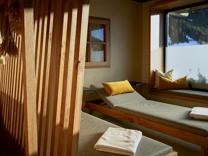 Hundehotel - Pools: Schwimmteich - Ruheraum mit Weitblick - Natur.Genuss.Hotel - Sonnasita