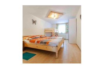 Ferienhaus mit Hund: 4-Zimmer mit Doppelbett und Stockbett - Haus Tauplitz