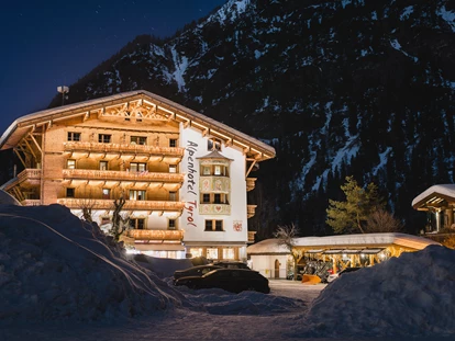 Hundehotel - Pools: Schwimmteich - Alpenhotel Tyrol - 4* Adults Only Hotel am Achensee