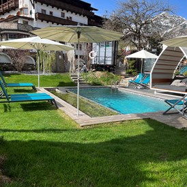 Urlaub-mit-Hund: Toller Natur Pool  - Alpenhotel Tyrol - 4* Adults Only Hotel am Achensee
