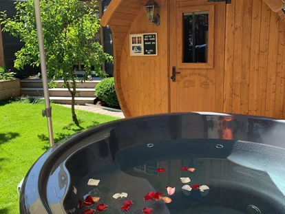 Hundehotel - Pools: Schwimmteich - Alpenhotel Tyrol - 4* Adults Only Hotel am Achensee