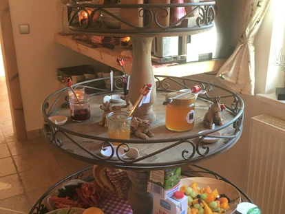 Hundehotel - Pools: Schwimmteich - Frühstück - Naturforsthaus