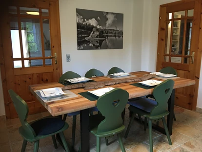 Hundehotel - Pools: Schwimmteich - Frühstücksraum - Naturforsthaus