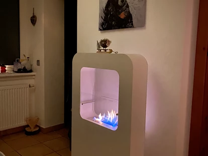 Hundehotel - Pools: Schwimmteich - In der Ferienwohnung gibt es auch eine schöne Feuerstelle - Naturforsthaus