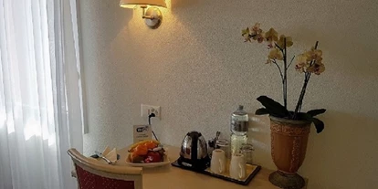 Hundehotel - WLAN - Saanenmöser - Teilansicht vom Superiorzimmer Superior - Chalet-Gafri BnB - die traditionelle Frühstückspension