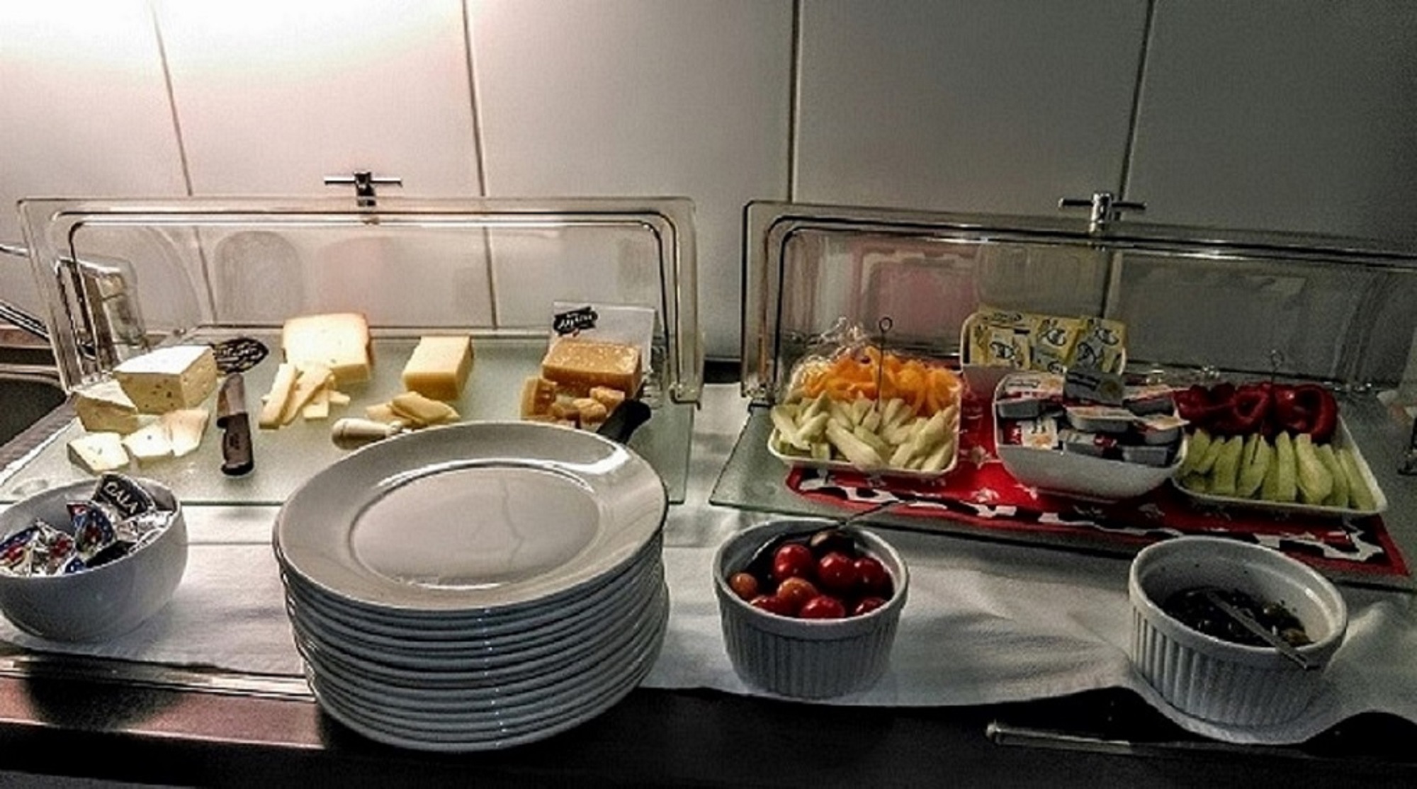 Urlaub-mit-Hund: Teil vom Frühstücksbuffet - Chalet-Gafri BnB - die traditionelle Frühstückspension 