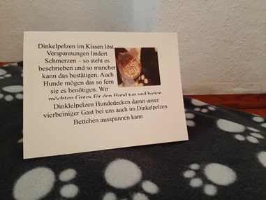 Ferienhaus mit Hund: Ein selbst genähtes Hundebett mit einer besonderen Füllung für eine optimale Entspannung...  stellen wir für unser vierbeinigen Gäste zum Ausprobieren zur Verfügung - und so mancher Hundegast hat es genossen!! - Ferienhaus Harmonie