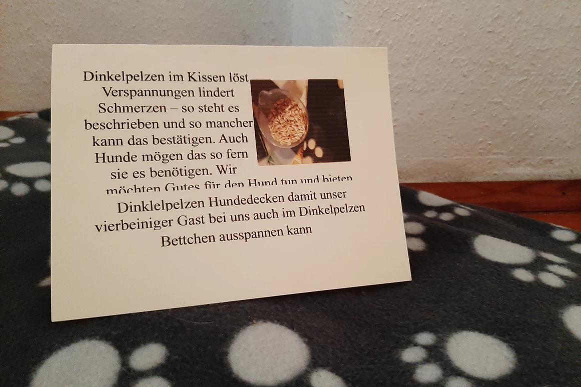 Ferienhaus mit Hund: Ein selbst genähtes Hundebett mit einer besonderen Füllung für eine optimale Entspannung...  stellen wir für unser vierbeinigen Gäste zum Ausprobieren zur Verfügung - und so mancher Hundegast hat es genossen!! - Ferienhaus Harmonie