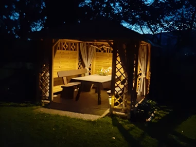 Ferienhaus mit Hund: Abendstimmung im gemütlichen Pavillon!! - Ferienhaus Harmonie