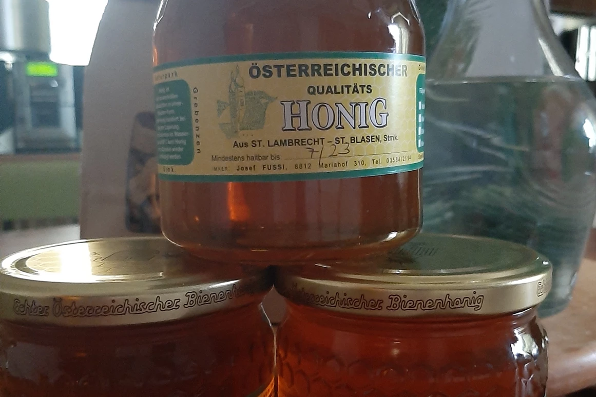 Ferienhaus mit Hund: Wir sind  Imker aus  Leidenschaf!t Es gibt auch gratis Kostproben des Honigs aus unserer Imkerei!! - Ferienhaus Harmonie