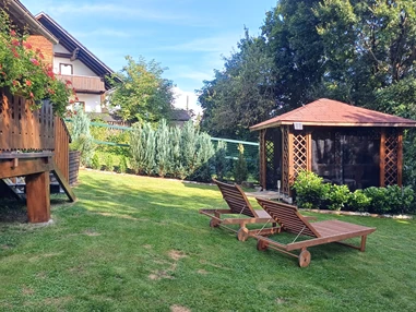 Ferienhaus mit Hund: Garten mit Pavillon  - Ferienhaus Harmonie