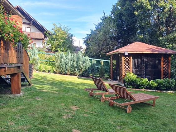 Ferienhaus mit Hund: Garten mit Pavillon  - Ferienhaus Harmonie