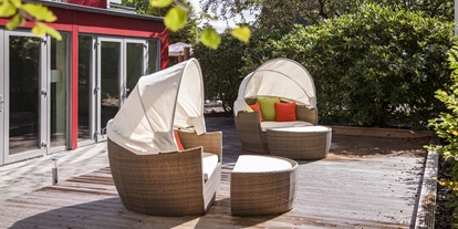 Hundehotel - Trink-/Fressnapf: im Zimmer - Langenhorn - Entspannen Sie in einer unserer Sonneninseln oder in einem traditionellem Strandkorb. - Das Frühstückshotel SPO