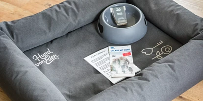 Hundehotel - Trink-/Fressnapf: im Zimmer - Langenhorn - Premium-Hundebett, Napf und wichtige Infos gehören dazu! - Das Frühstückshotel SPO