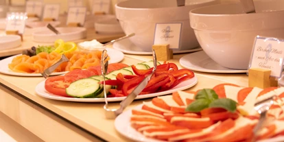 Hundehotel - Verpflegung: Frühstück - Tönning - Fisch, Wurst, Käse, Aufschnitt, feine Salat und noch vieles mehr. - Das Frühstückshotel Büsum