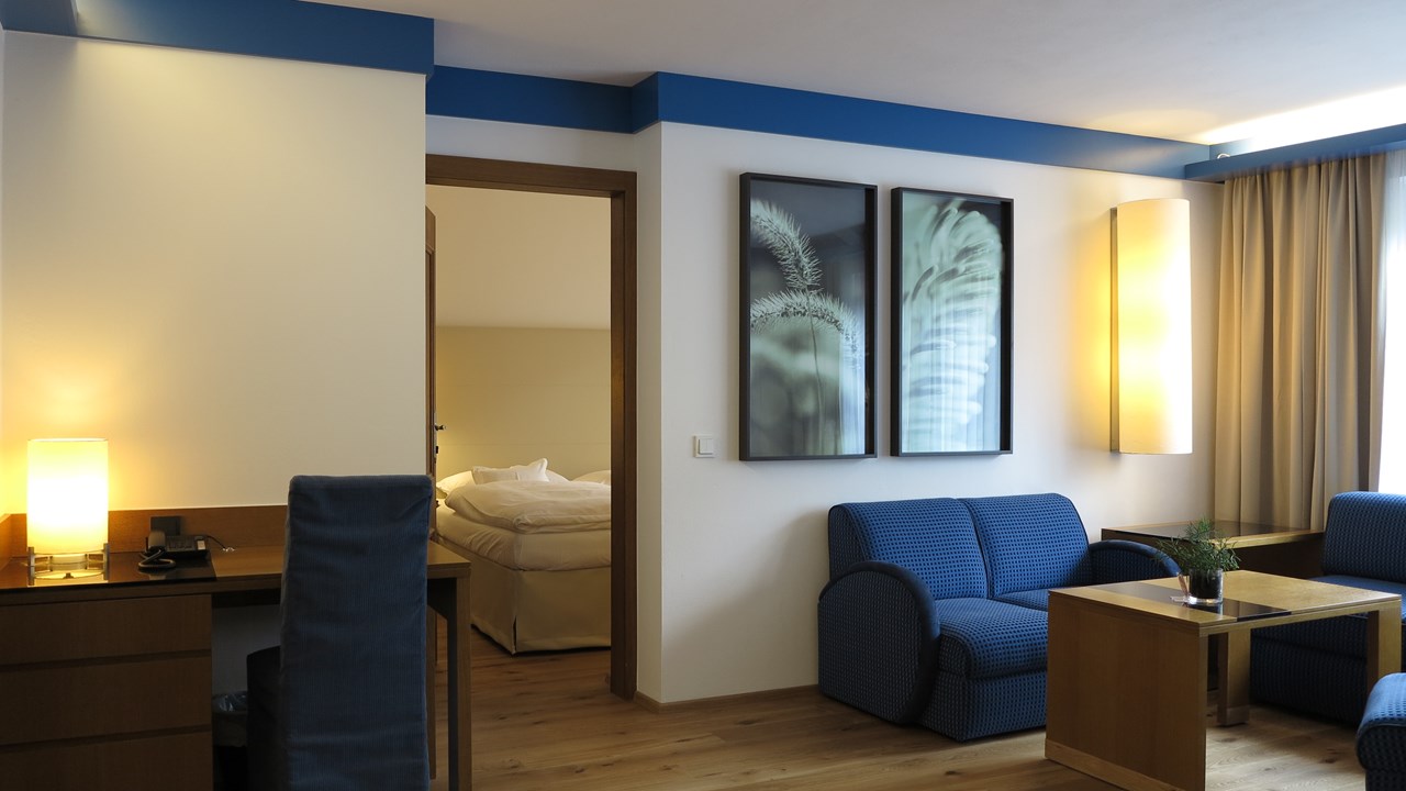 Gartenhotel Theresia****S - das "Grüne" authentische Hotel Zimmerkategorien 2-Raum Suite "Mittagskogel"