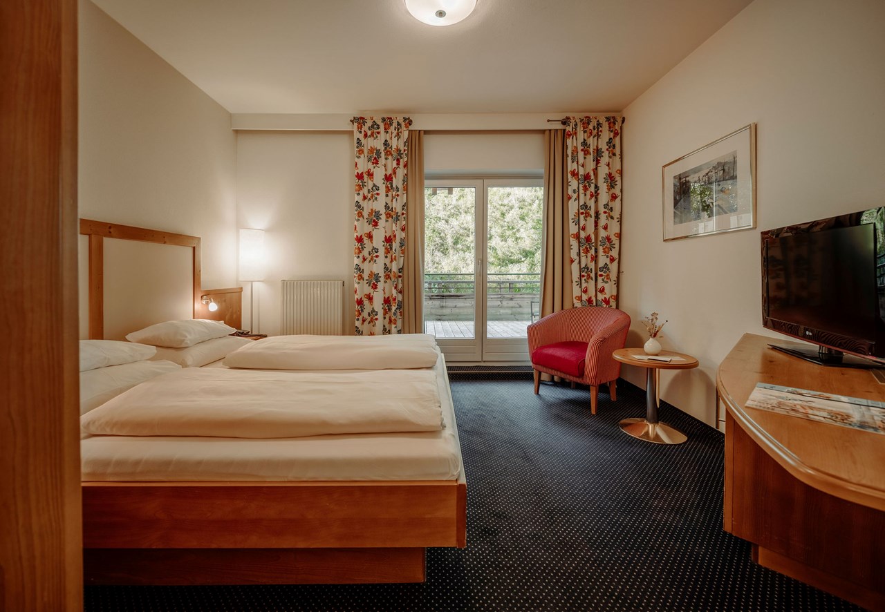 Gartenhotel Theresia****S - DAS "Grüne" Paradies für Zwei-& Vierbeiner Zimmerkategorien Doppelzimmer small A